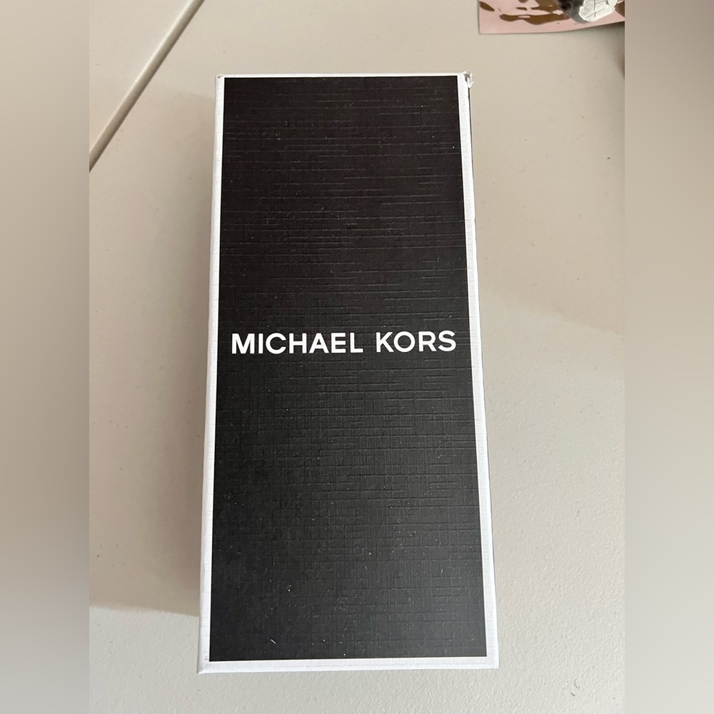 Michael Kors Hudson Logo Lanyard Case for AirPods with gift box Brown Black - Picture 3 of 4